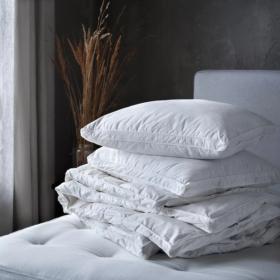 white pillows for the bedroom